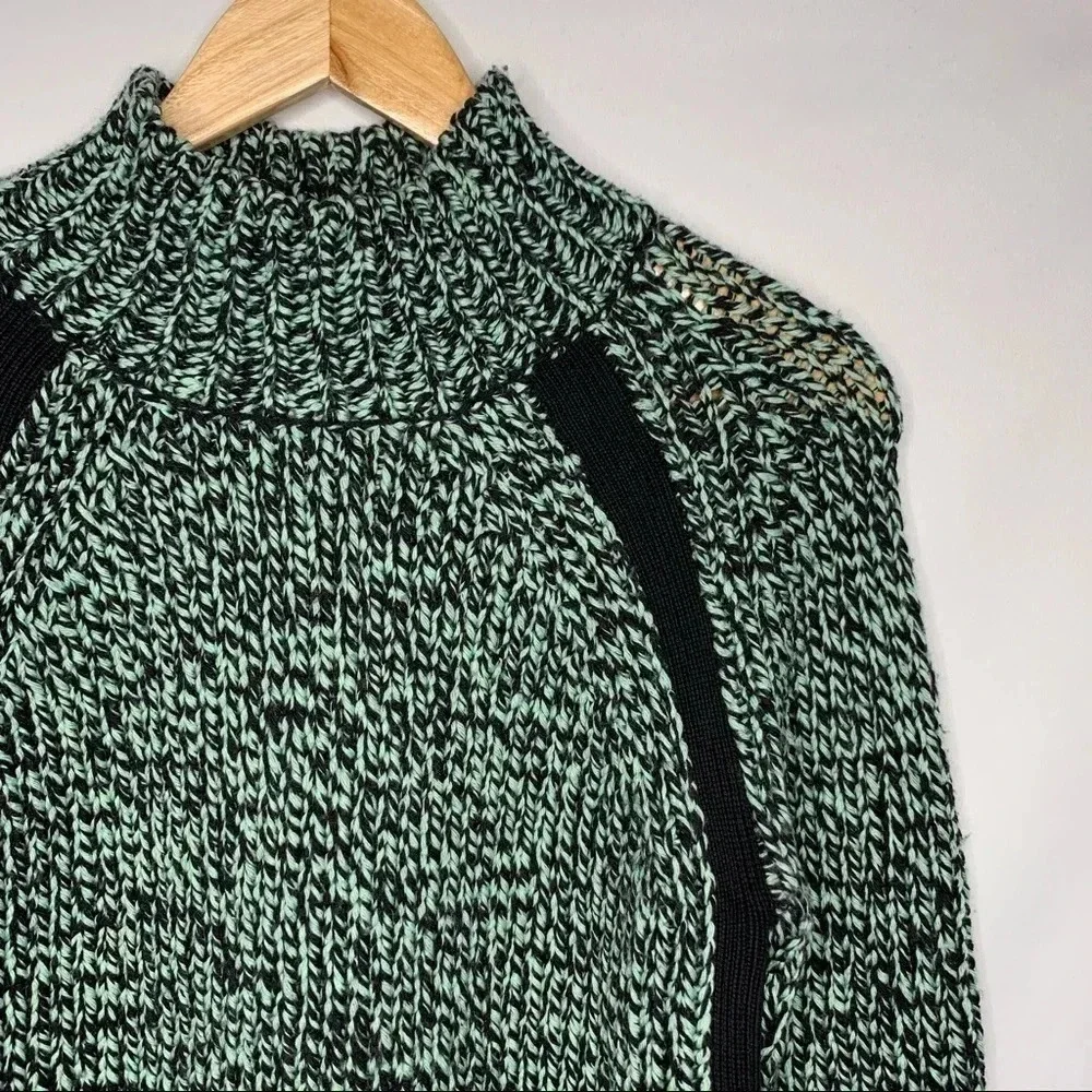 Theory Riona Ultra Fine Wool Sweater Size Medium